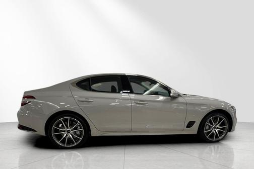 2026 Genesis G70 2.5T RWD