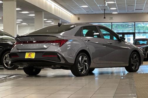 2025 Hyundai ELANTRA HEV SEL Sport