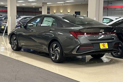 2025 Hyundai ELANTRA HEV SEL Sport