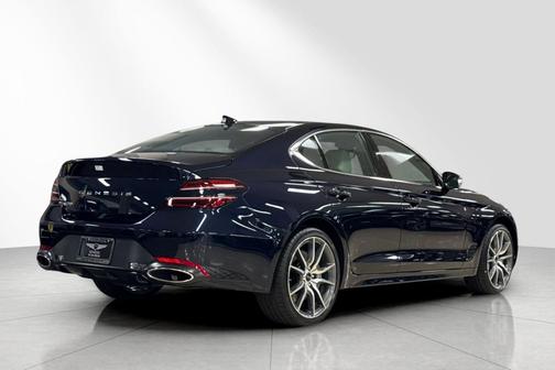 2026 Genesis G70 2.5T RWD