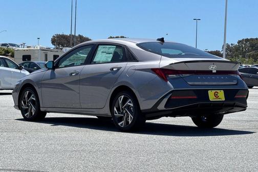 2025 Hyundai ELANTRA HEV SEL Sport