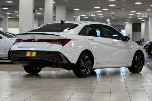 2025 Hyundai ELANTRA HEV SEL Sport