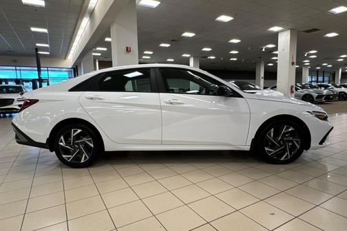 2025 Hyundai ELANTRA HEV SEL Sport