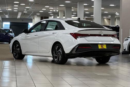2025 Hyundai ELANTRA HEV SEL Sport