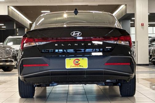 2025 Hyundai ELANTRA HEV SEL Sport