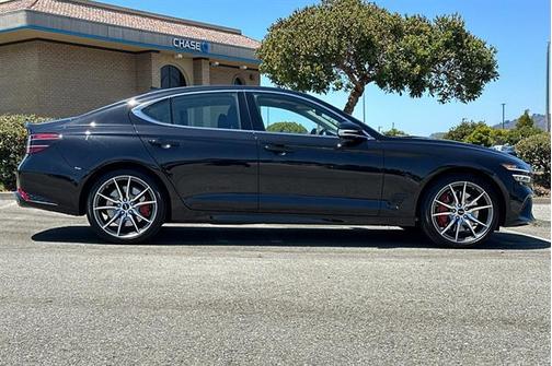 2025 Genesis G70 2.5T RWD