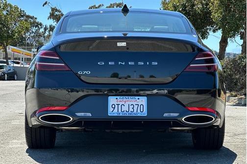 2025 Genesis G70 2.5T RWD