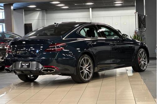 2025 Genesis G70 2.5T RWD