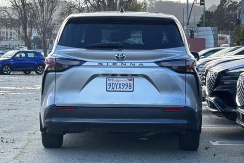 2023 Toyota Sienna XLE
