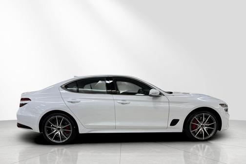 2025 Genesis G70 2.5T RWD