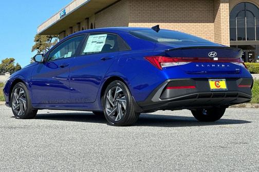 2025 Hyundai ELANTRA HEV SEL Sport