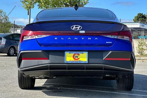 2025 Hyundai ELANTRA HEV SEL Sport