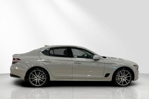 2026 Genesis G70 2.5T RWD