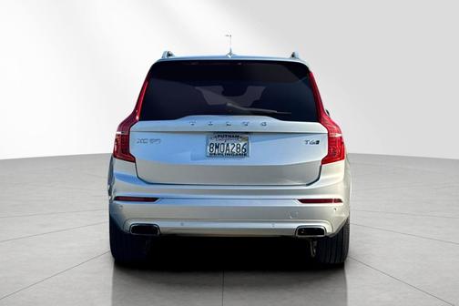 2017 Volvo XC90 T6 Momentum