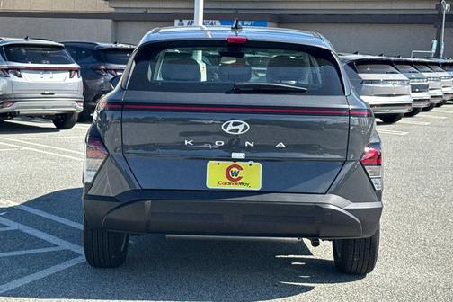 2026 Hyundai KONA SE