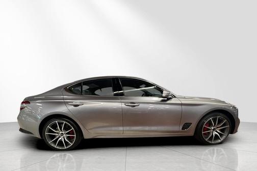 2025 Genesis G70 2.5T RWD