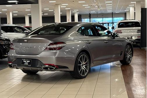 2025 Genesis G70 2.5T RWD