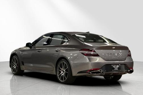 2025 Genesis G70 2.5T RWD