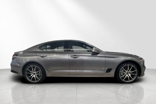 2026 Genesis G70 2.5T RWD