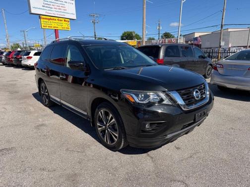 Black 2019 Nissan Pathfinder Platinum