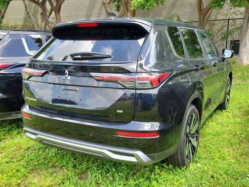 2025 Mitsubishi Outlander SE 2.5 2WD