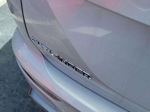 2025 Mitsubishi Outlander SE 2.5 2WD