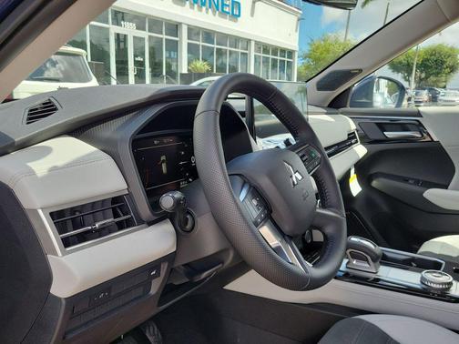 2025 Mitsubishi Outlander SE 2.5 2WD