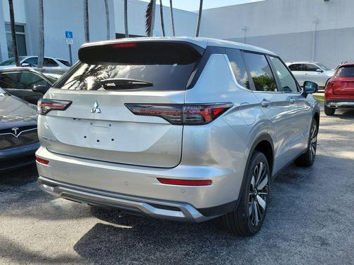 2025 Mitsubishi Outlander SE 2.5 2WD