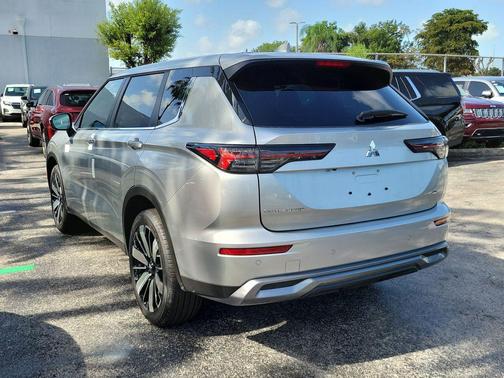 2025 Mitsubishi Outlander SE 2.5 2WD