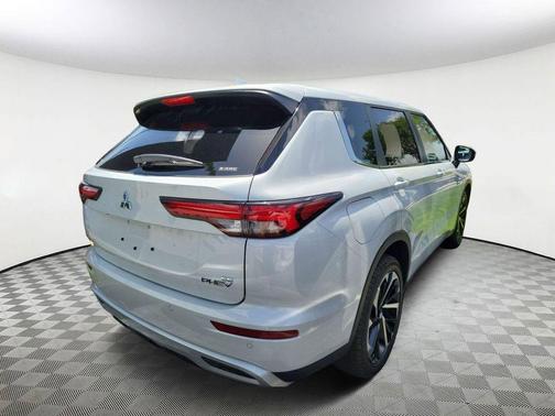 2025 Mitsubishi Outlander PHEV SE S-AWC