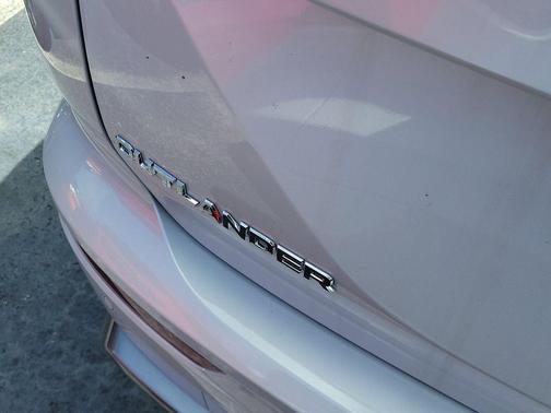 2025 Mitsubishi Outlander SE 2.5 2WD