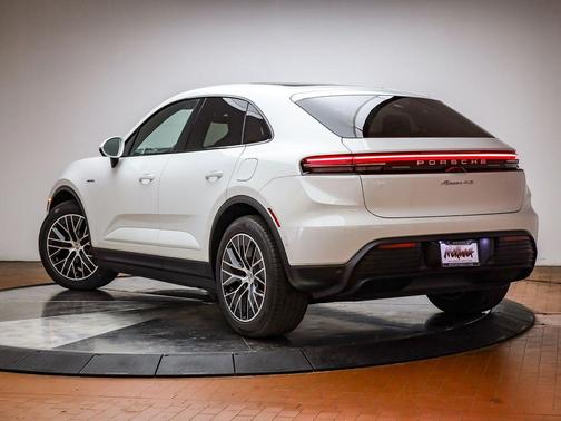 2026 Porsche Macan 4S