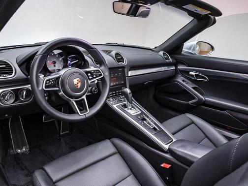 2025 Porsche 718 Boxster S