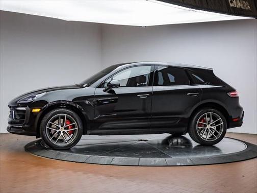 2025 Porsche Macan Base