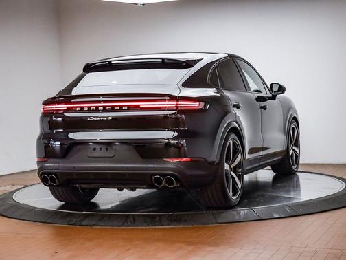 2025 Porsche Cayenne S