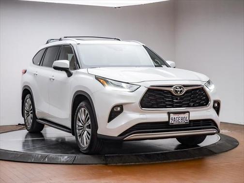 2022 Toyota Highlander Platinum