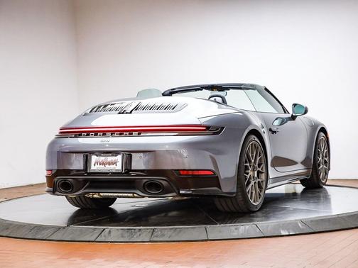 2025 Porsche 911 Carrera