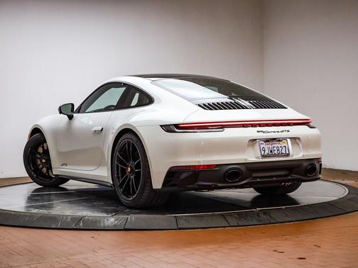 2024 Porsche 911 Carrera GTS