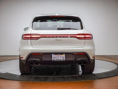 2025 Porsche Macan Base