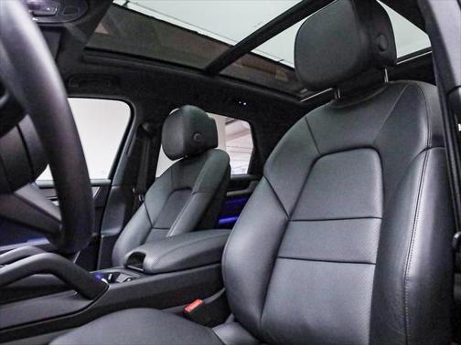 2025 Porsche Cayenne AWD