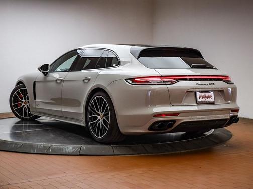 2022 Porsche Panamera GTS