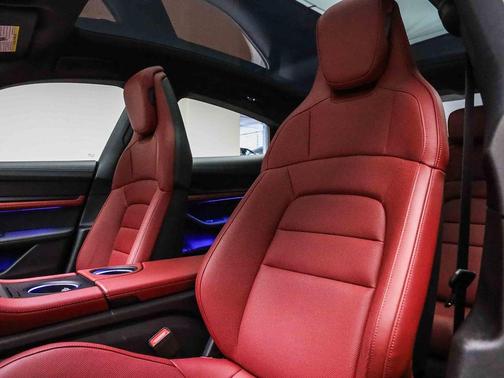 2023 Porsche Taycan 