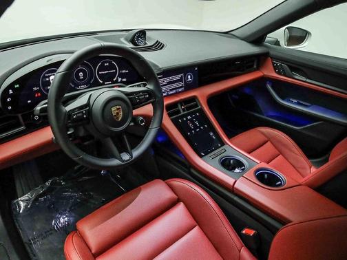 2023 Porsche Taycan 