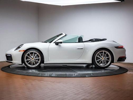 2022 Porsche 911 Carrera