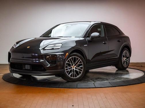 2026 Porsche Macan 4