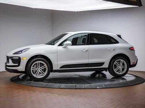 2025 Porsche Macan Base