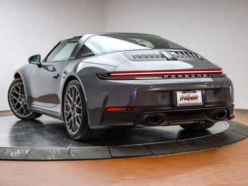 2026 Porsche 911 Targa 4S