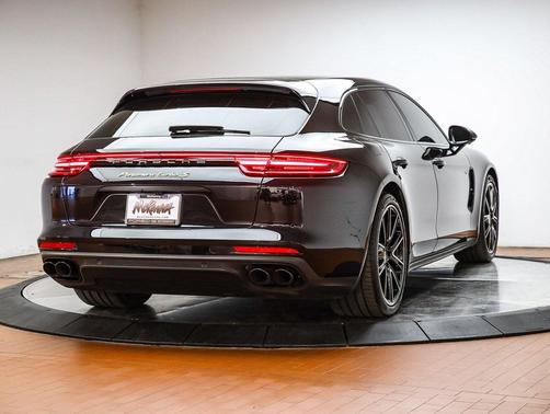 2018 Porsche Panamera Turbo
