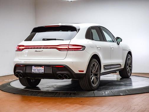 2025 Porsche Macan T