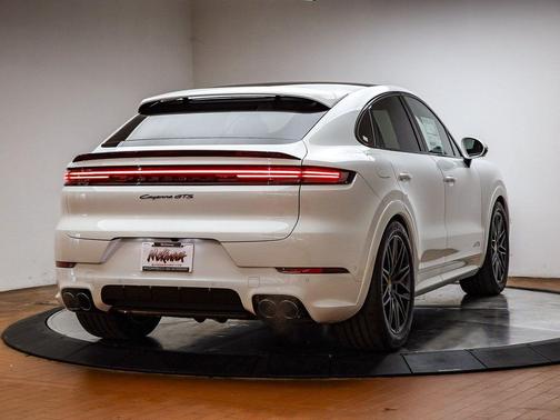 2026 Porsche Cayenne GTS